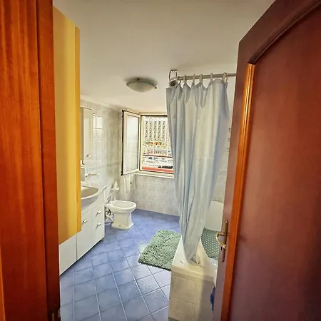 Laura House Apartment *